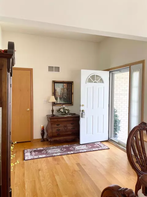 7931 E 104th Pl, Crown Point, IN 46307 photo 4