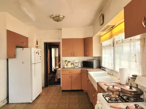 669 Buchanan St, Gary, IN 46402 photo 10