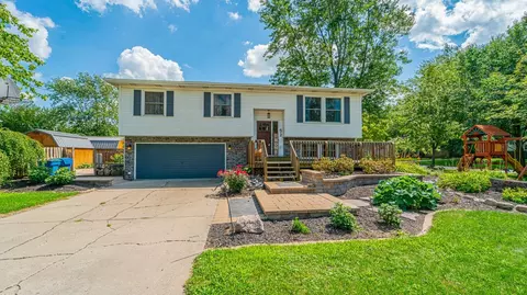 52 Willow Cir, Hebron, IN 46341 photo 1
