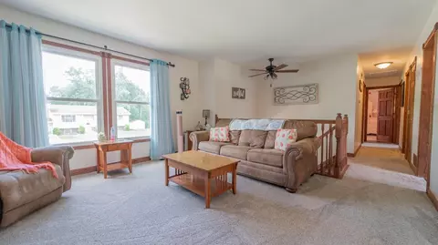 52 Willow Cir, Hebron, IN 46341 photo 9