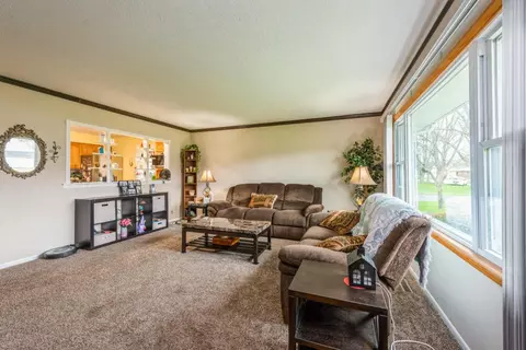4520 Ralston Pl, Griffith, IN 46319 photo 2
