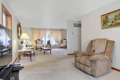3636 Boulevard Dr, Highland, IN 46322 photo 3