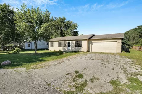 98 N Broadway St, Wheatfield, IN 46392 photo 4