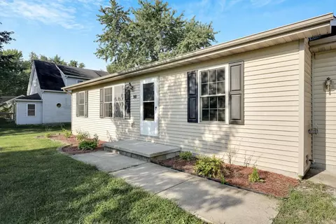 98 N Broadway St, Wheatfield, IN 46392 photo 5