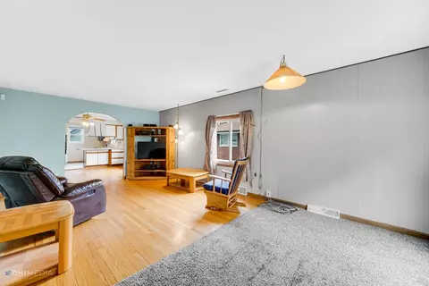 18031 Lorenz Ave, Lansing, IL 60438 photo 5