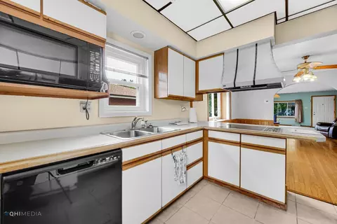 18031 Lorenz Ave, Lansing, IL 60438 photo 10