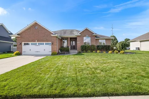 231 E 128th Pl, Crown Point, IN 46307 photo 1