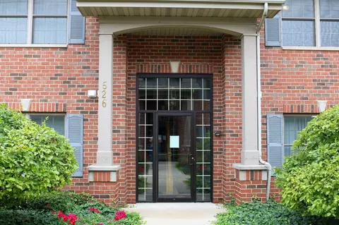526 Cambridge Ct #2B, Munster, IN 46321 photo 3
