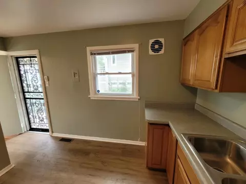 7325 Oak Ave, Gary, IN 46403 photo 9