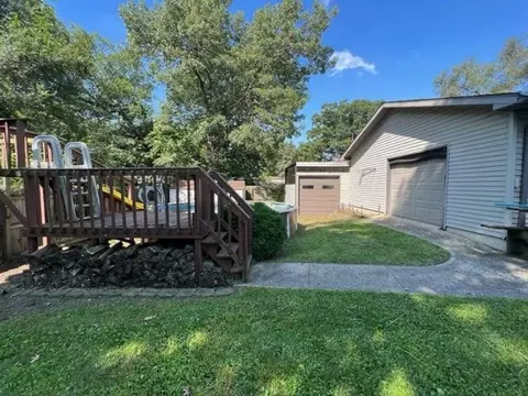 2833 W 40th Pl, Gary, IN 46408 photo 4