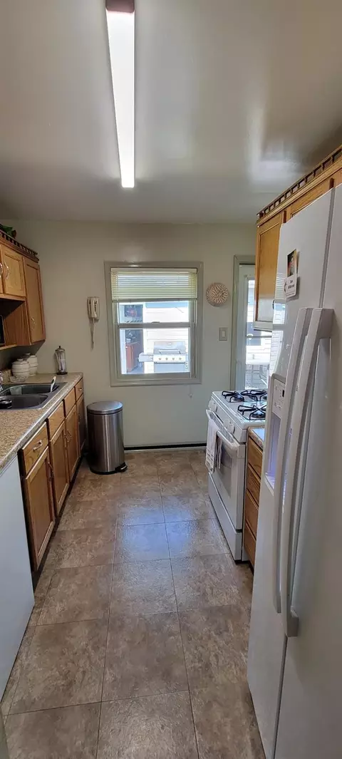 7902 Bertram Ave, Hammond, IN 46324 photo 6