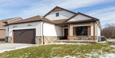 1014 Oak Grove Ct, Crown Point, IN 46307 photo 1