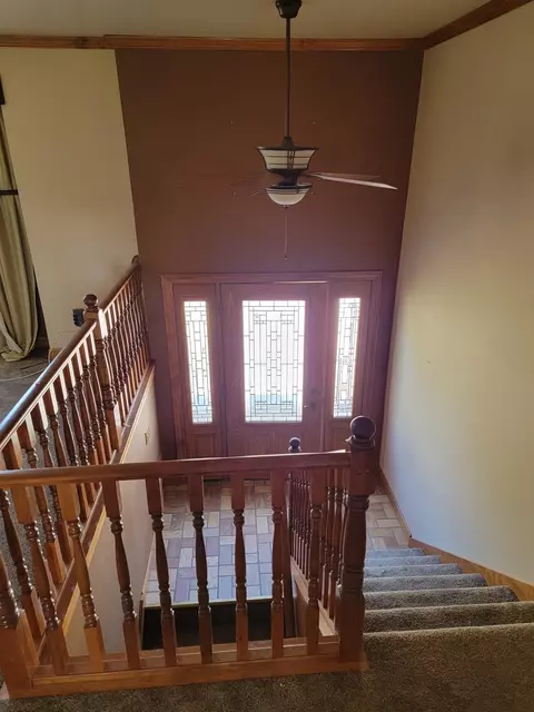 901 Mohawk Dr, Crown Point, IN 46307 photo 2