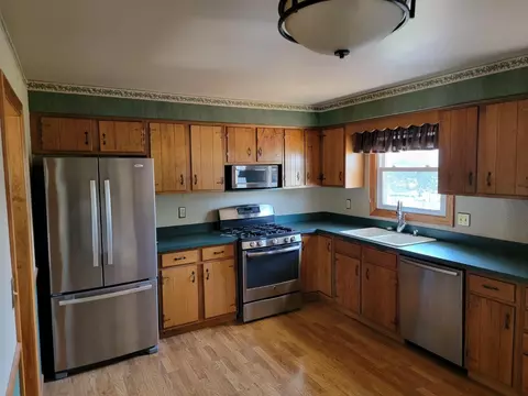 901 Mohawk Dr, Crown Point, IN 46307 photo 4