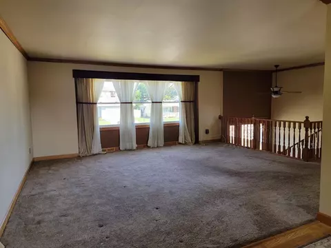 901 Mohawk Dr, Crown Point, IN 46307 photo 3