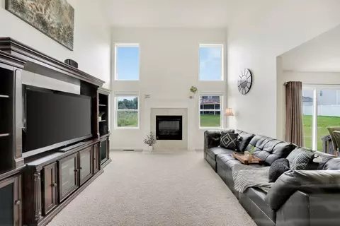 7435 Falling Leaf Cir, Schererville, IN 46375 photo 11