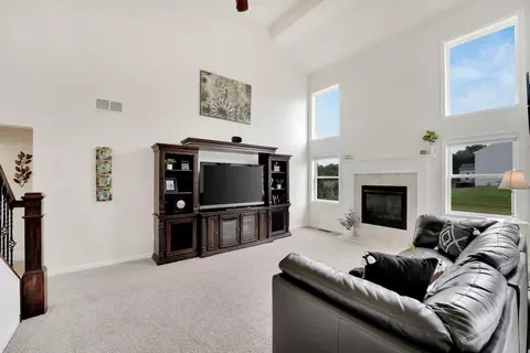 7435 Falling Leaf Cir, Schererville, IN 46375 photo 10