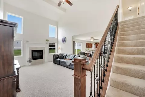 7435 Falling Leaf Cir, Schererville, IN 46375 photo 9