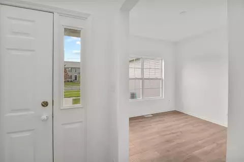5745 Burr Ridge Cir, Crown Point, IN 46307 photo 8