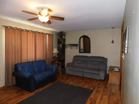 9589 N 490, De Motte, IN 46310 photo 11