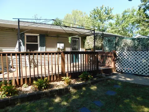 9589 N 490, De Motte, IN 46310 photo 7