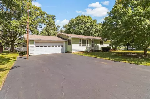 1205 Hilltop Ct, Lowell, IN 46356 photo 1