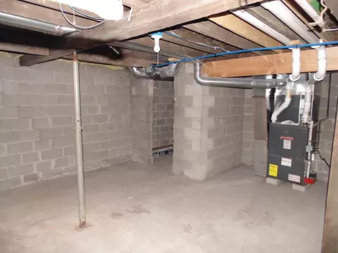740 N Henry St, Gary, IN 46403 photo 59