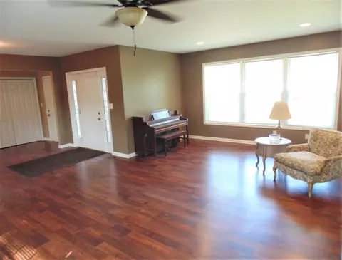 740 N Henry St, Gary, IN 46403 photo 10
