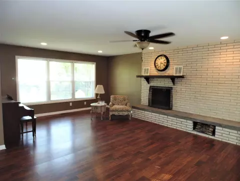 740 N Henry St, Gary, IN 46403 photo 9