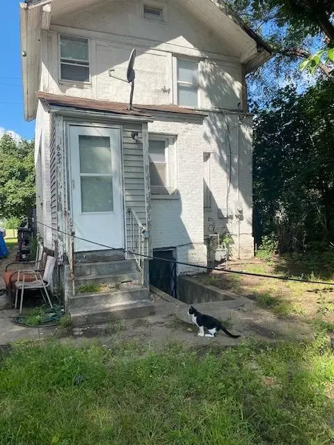 643 Harrison St, Gary, IN 46402 photo 3