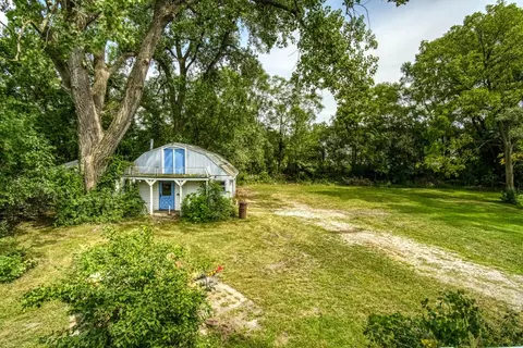 23811 Parrish Ave, Schneider, IN 46376 photo 2