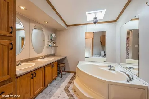4375 Old Orchard Ln, Wheatfield, IN 46392 photo 13