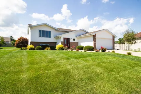 8496 Heather Ct, Saint John, IN 46373 photo 1