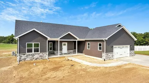 455 Farmview Dr, Valparaiso, IN 46383 photo 6