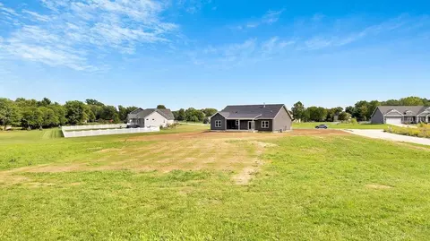 455 Farmview Dr, Valparaiso, IN 46383 photo 15