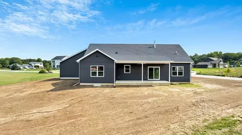455 Farmview Dr, Valparaiso, IN 46383 photo 3
