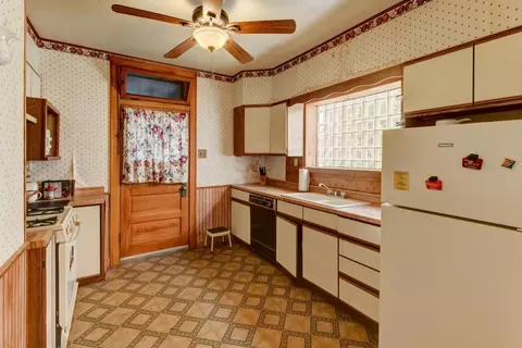2023 Davis Ave, Whiting, IN 46394 photo 10