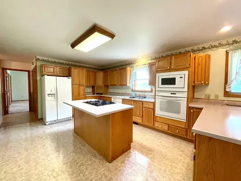 2402 E 150, La Porte, IN 46350 photo 7