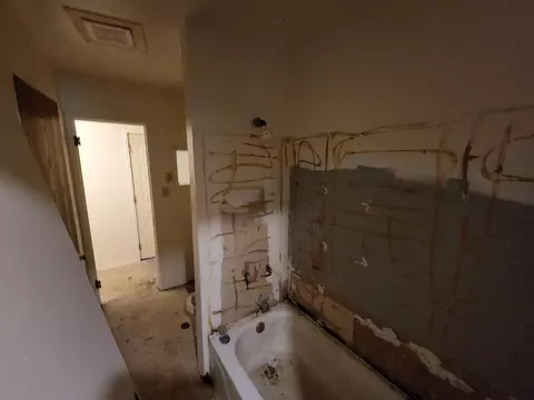 831 King St, Gary, IN 46406 photo 5
