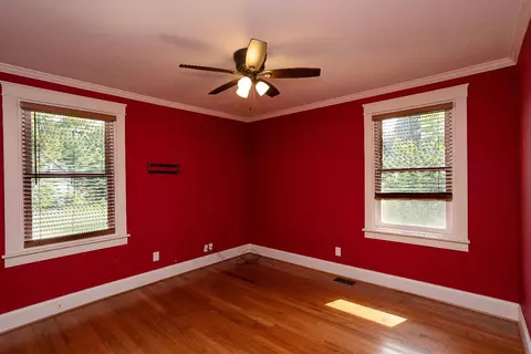 309 E St, La Porte, IN 46350 photo 9
