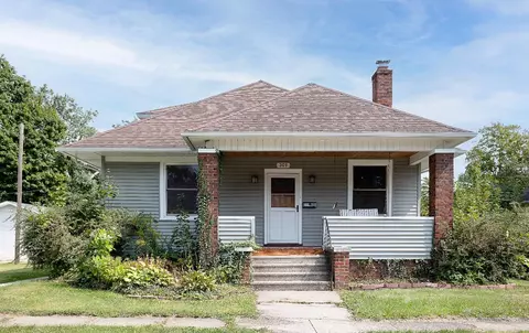 309 E St, La Porte, IN 46350 photo 1