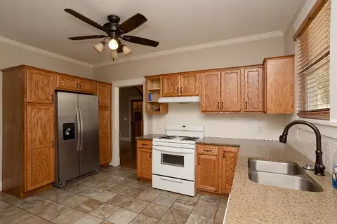 309 E St, La Porte, IN 46350 photo 6