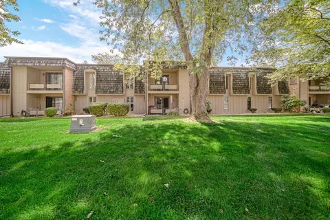 415 Old Stone Rd #D-7, Munster, IN 46321 photo 4