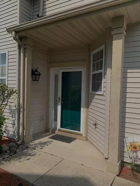 8018 Knickerbocker Pl, Dyer, IN 46311 photo 2