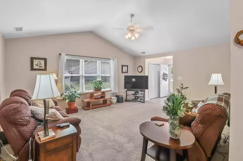5814 Anthony Ct, Griffith, IN 46319 photo 3