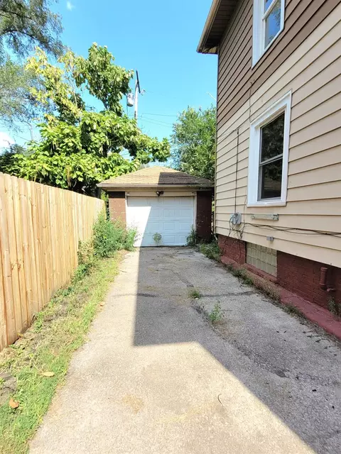 1670 W 10th Pl, Gary, IN 46404 photo 3