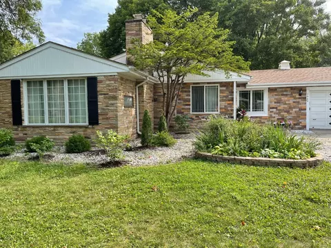 7949 Schreiber Dr, Munster, IN 46321 photo 1