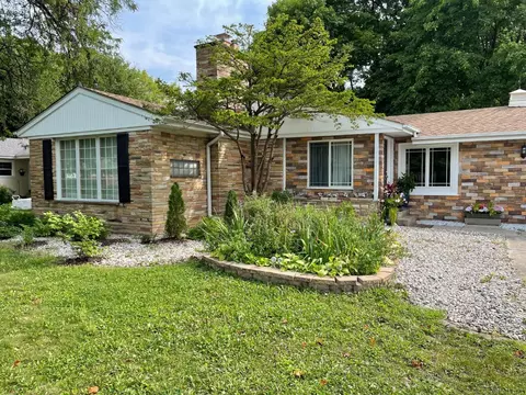 7949 Schreiber Dr, Munster, IN 46321 photo 2
