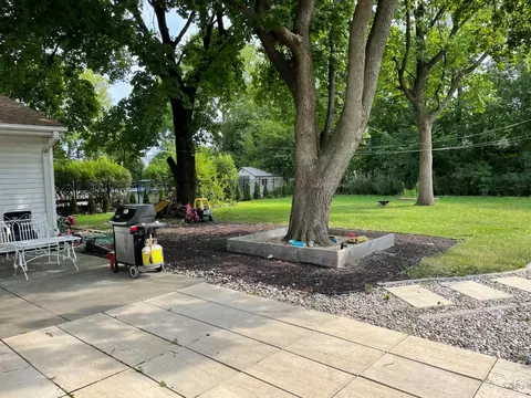 7949 Schreiber Dr, Munster, IN 46321 photo 32