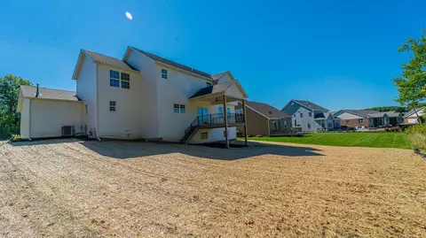 818 Shannon Dr, Crown Point, IN 46307 photo 3